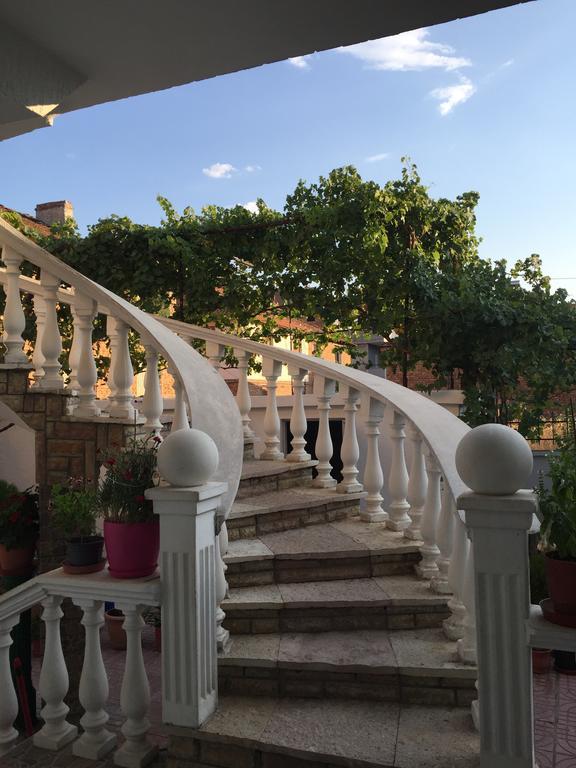 Vila Ridvani คอร์เชอ ภายนอก รูปภาพ